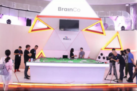 意念控制要成真？BrainCo成上海人工智能展的網(wǎng)紅展位！