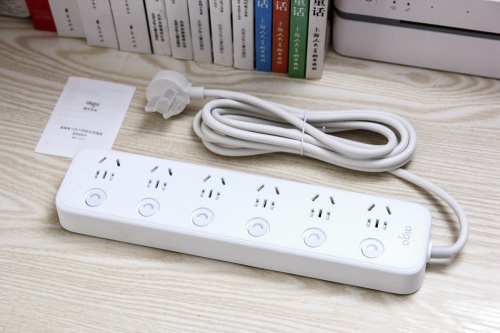 獨(dú)立分控，守護(hù)安全！aigo六位六控插線板妥妥夠用